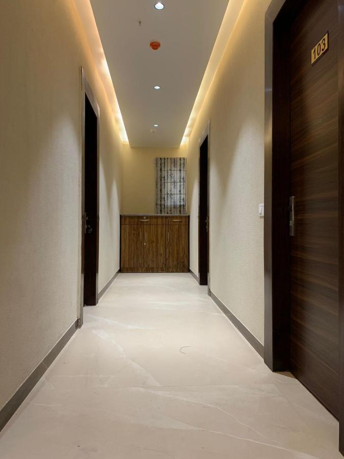 Hotel Alpine Plaza Shāhpur Esterno foto